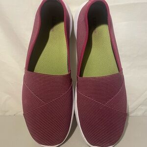 L.L. Bean Women's eggplant:purple  Slip-On Flats/shoes size 8.5